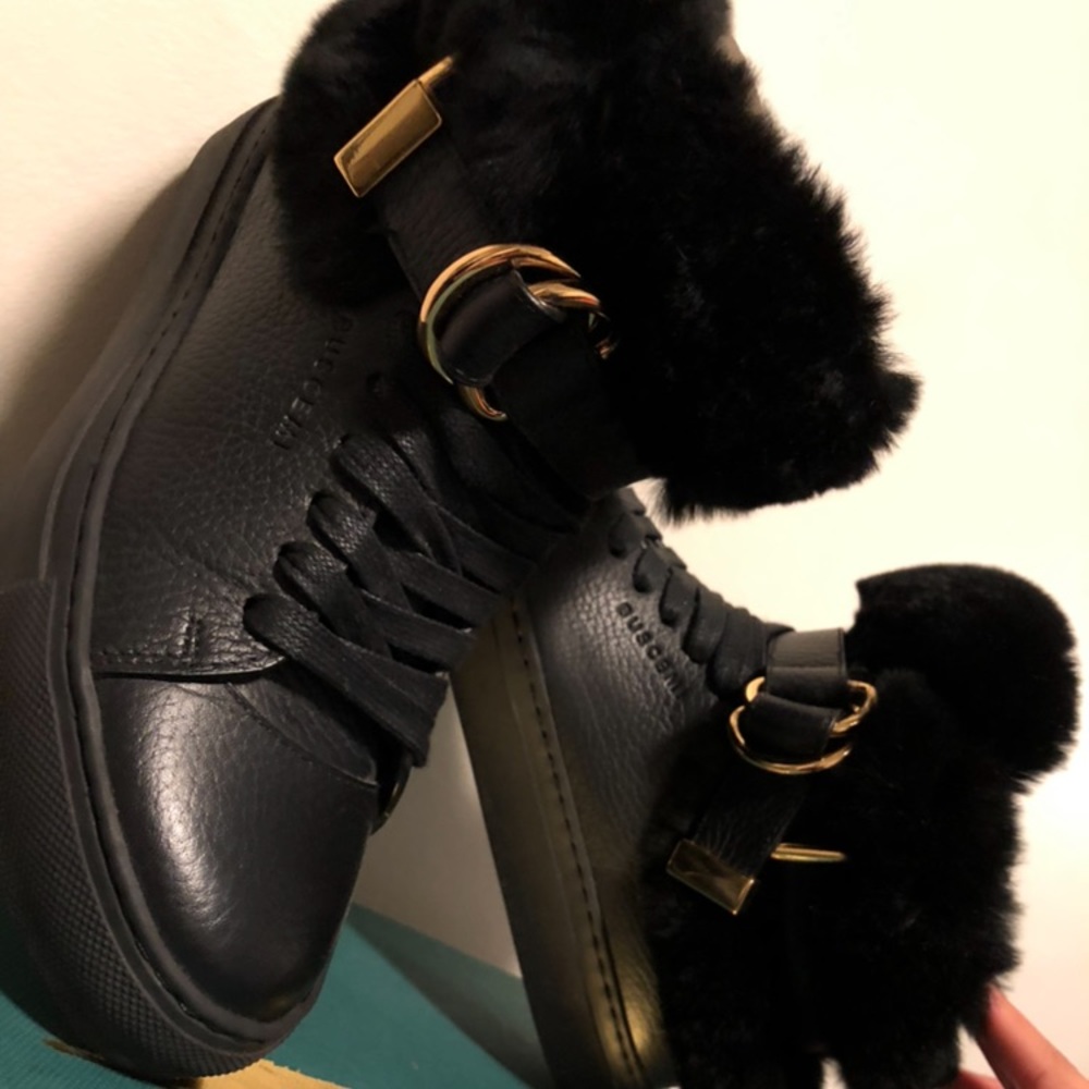 BUSCEMI- BLACK RABBIT FUR